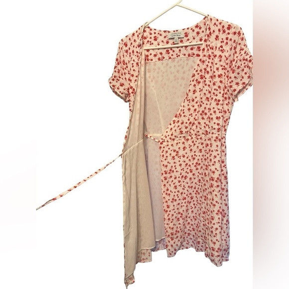 & Other Stories white and red floral print mini wrap dress ditzy print - Picture 9 of 14